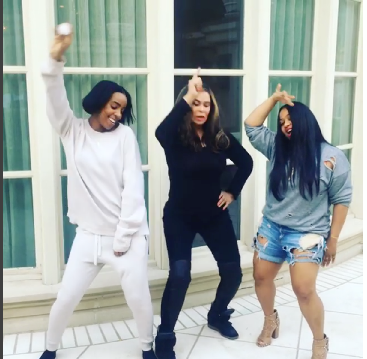 How Oprah, Gabrielle Union, Kevin Hart and More Celebs Spent Thanksgiving